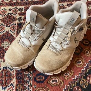 OnCloud ‘Hi’ size 7 Pearl